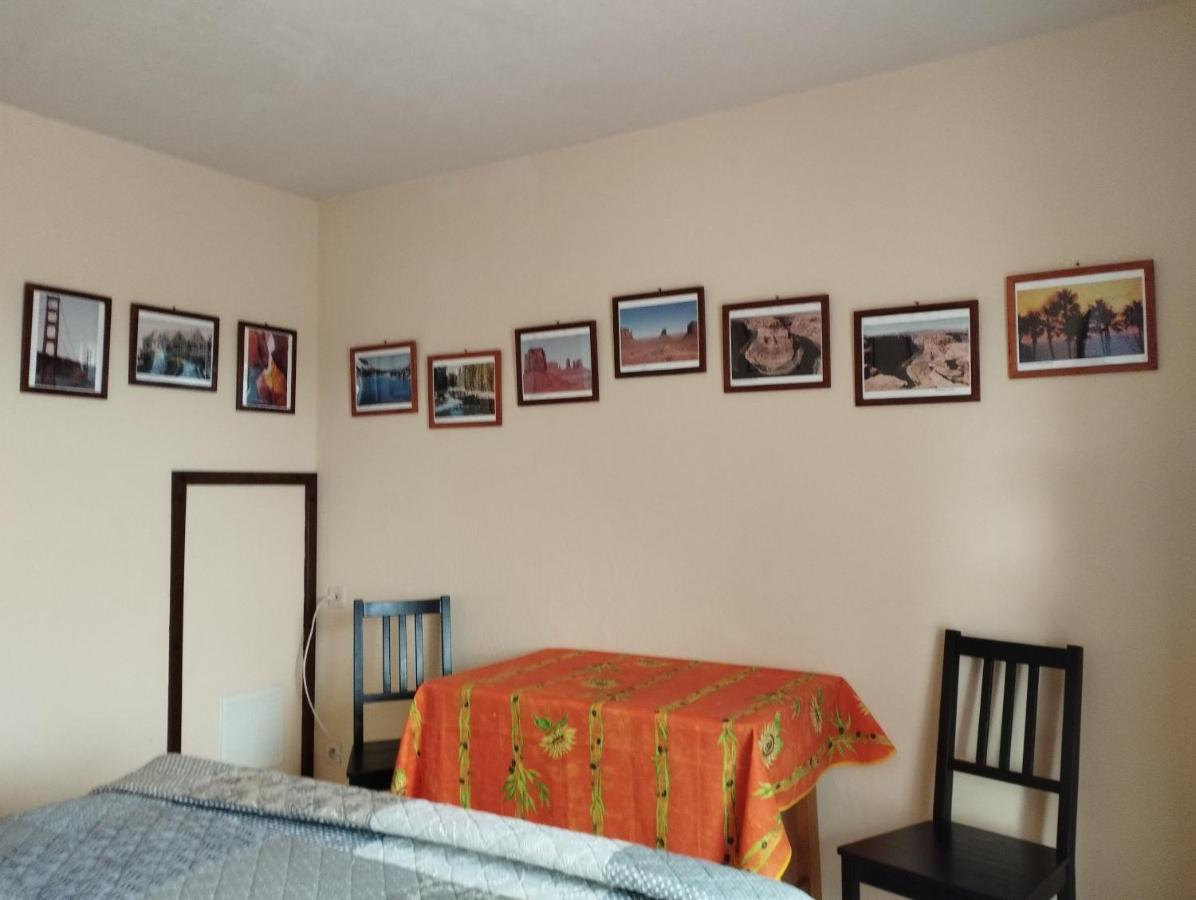 Bed and Breakfast L'Orangette Régusse Esterno foto